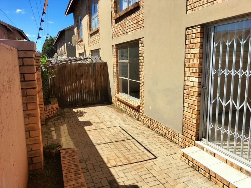 2 Bedroom Property for Sale in Pellissier Free State